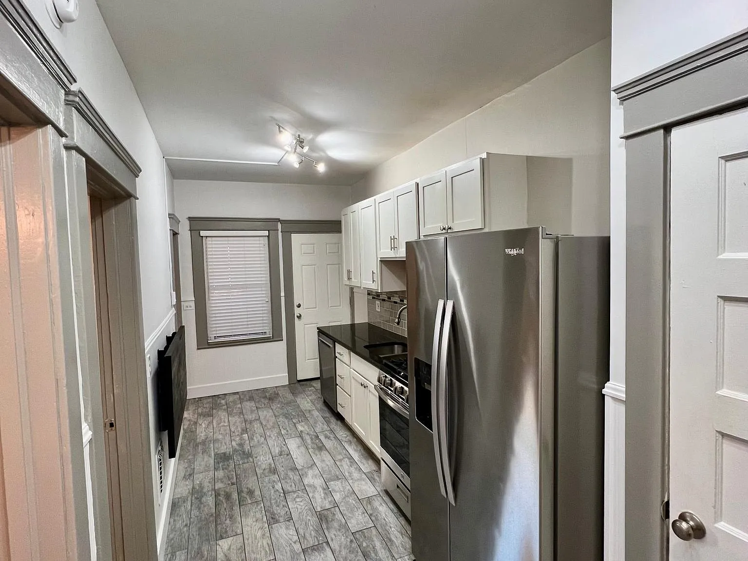 1265 Fry Ave — Photo 4