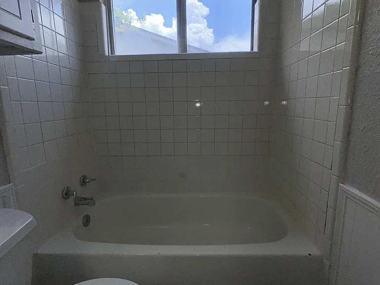605 Lloyd Ave — Photo 24
