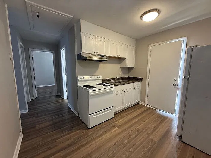 2 bed, 1.0 bath, 756 sqft, $1,195 — Photo 3