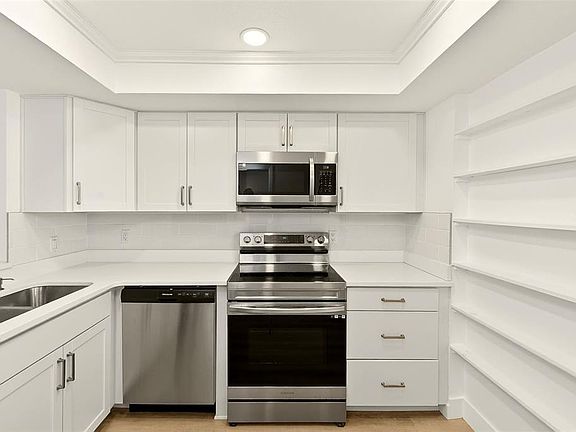 5th image of 16308 Gulf Blvd APT 103