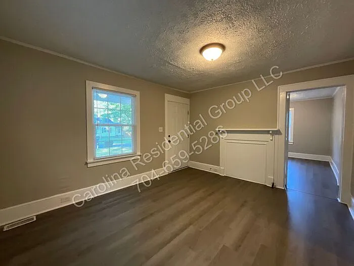 2 bed, 1.0 bath, 980 sqft, $1,325 — Photo 3
