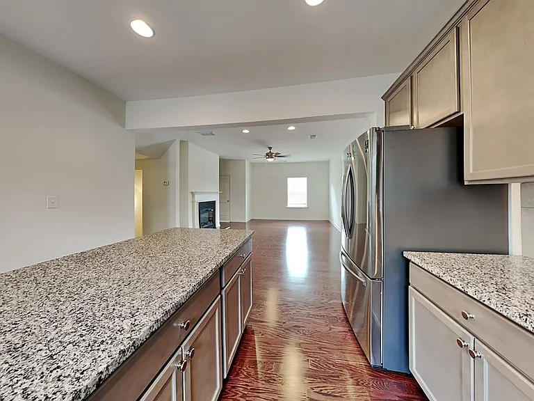 975 Society Cir SW — Photo 5