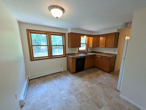 4th image of 2-49 Skyline Dr #249