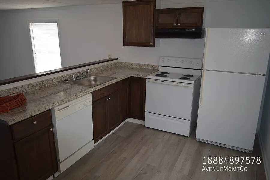 Affordable 2BR Home in Hickory — Photo 4