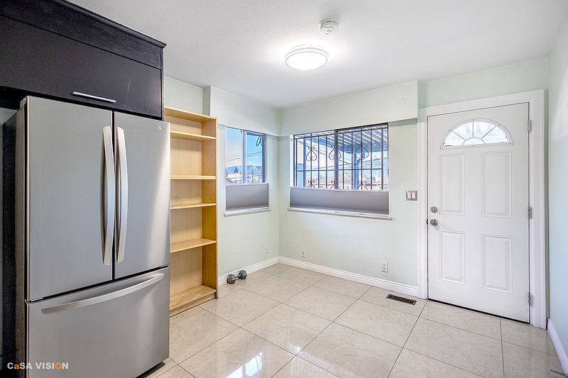 Vancouver House for rent - 3 Bedrooms — photo 15