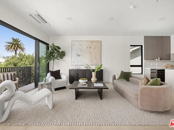 1424 N Mohawk St, Los Angeles, CA 90026