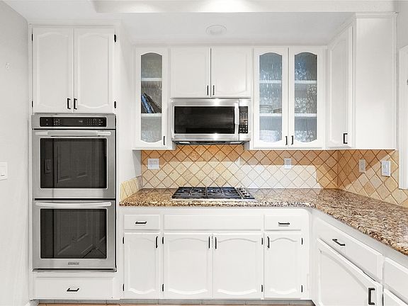 3rd image of 3800 Sherbrook Drive