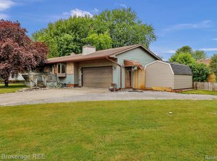 300 W Benjamin St, Linwood, MI