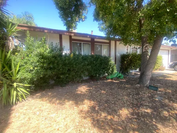 244 N Lillie Ave, Dinuba, CA 93618