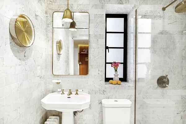 Sold by Compass | media 17