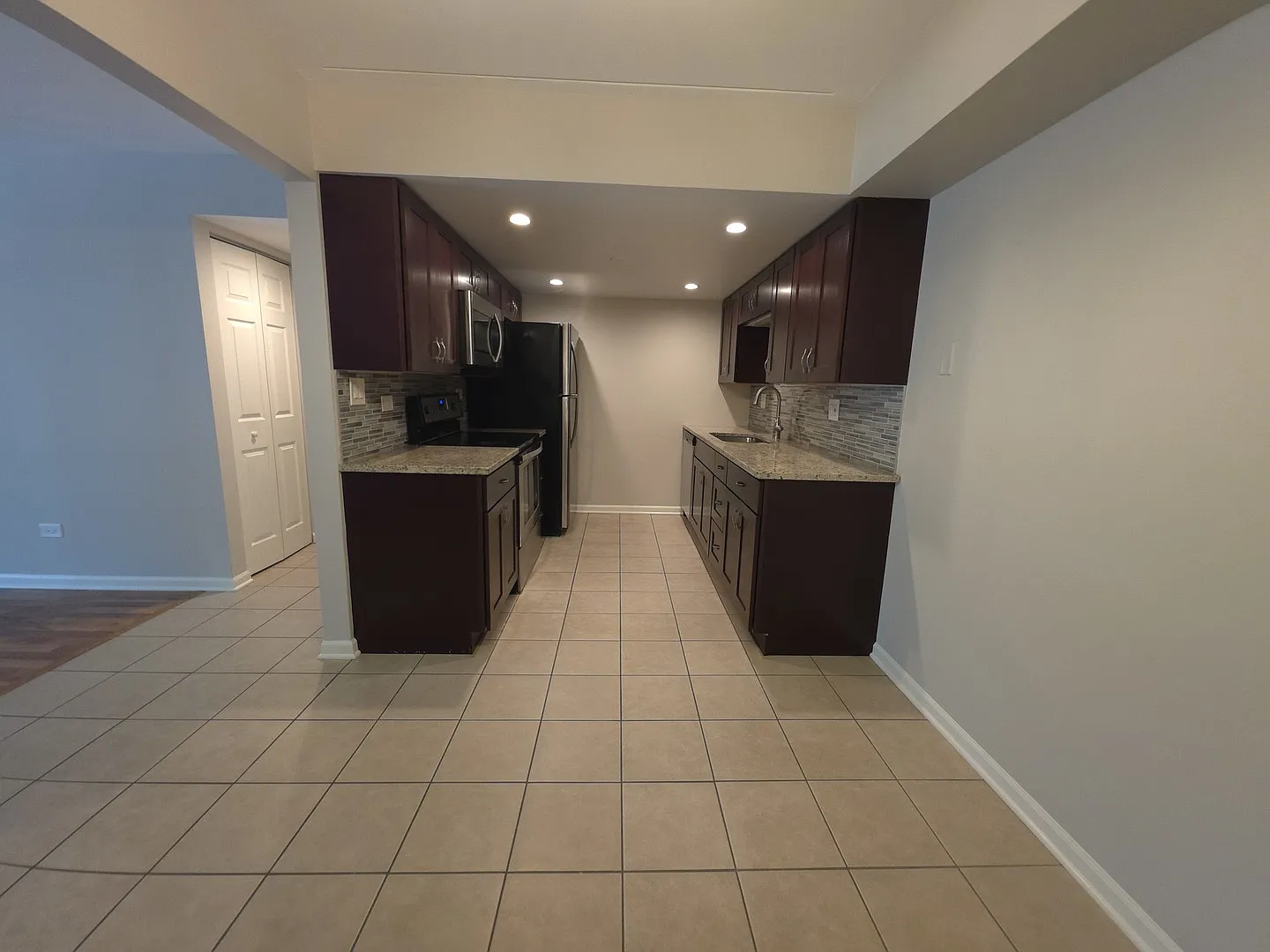2 bed, 1200 sqft, $1,995 — Photo 3