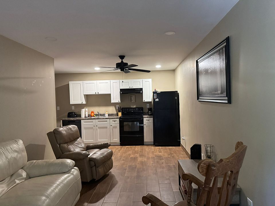 2nd image of 19 Husky Ln