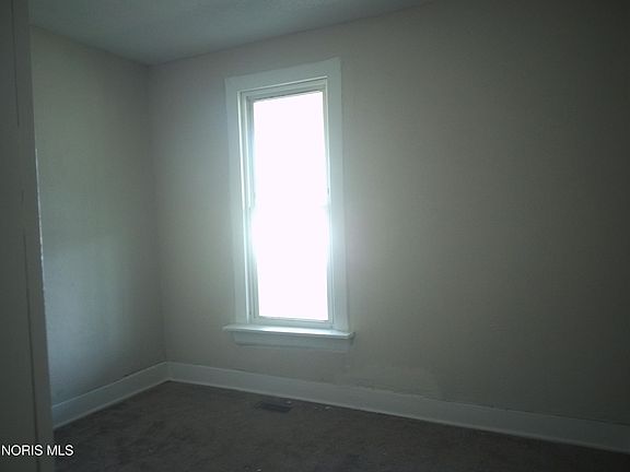 4th image of 705 Thurston St
