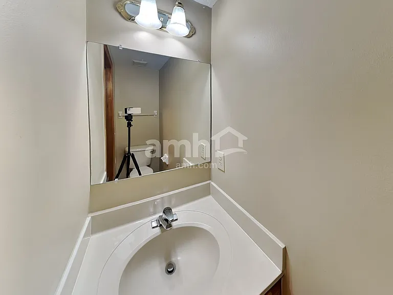 5650 Winsor Woods Dr — Photo 7