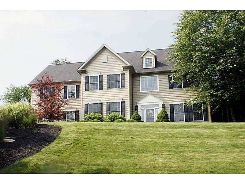469 Four Lakes Dr photo 1
