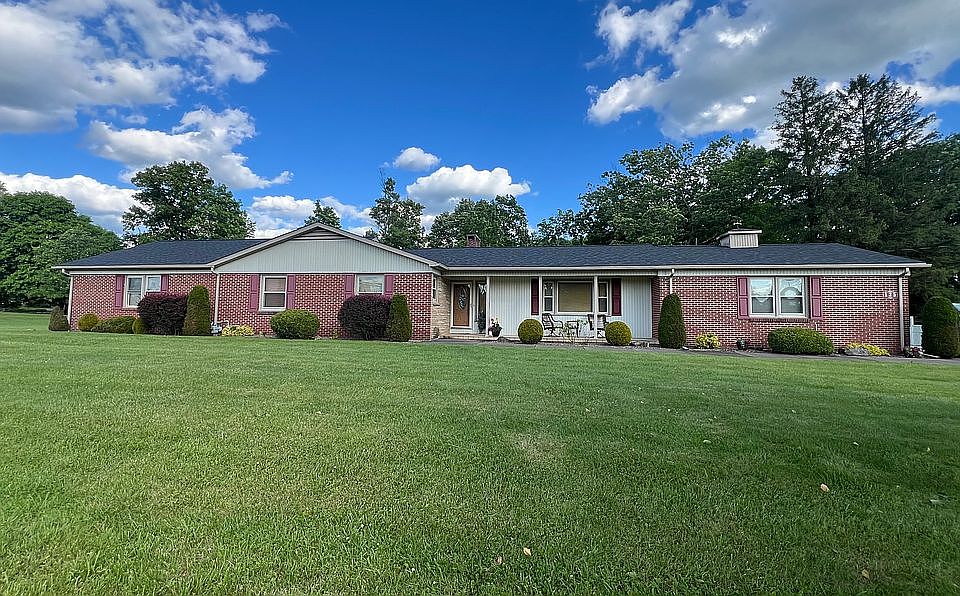 1st image of 125 Robert E Lee Avenue Ext