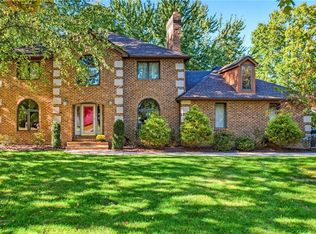 80 Squires Ct, Canfield, OH