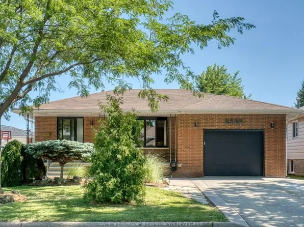 2954 Rushton Dr, Windsor, ON N8R 1M4