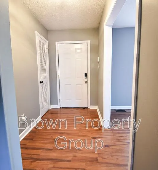 1733 Swann St — Photo 5