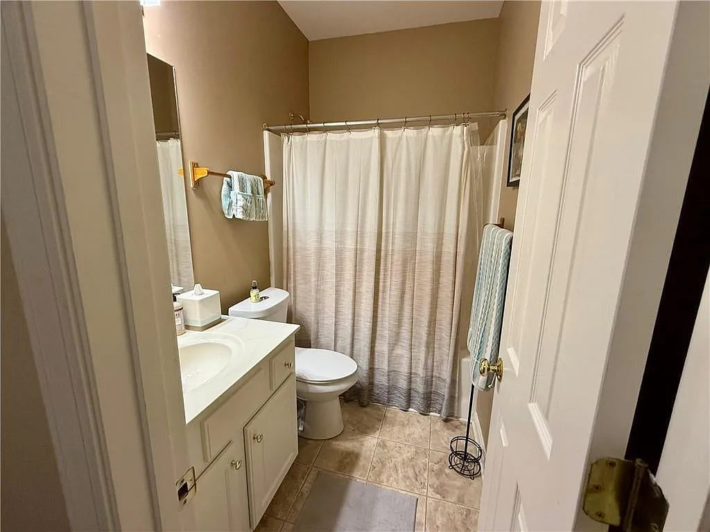 3 bed, 3.5 bath, 1824 sqft, $2,900 — Photo 3