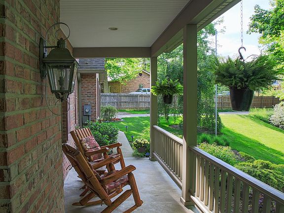 5th image of 8383 Maple Leaf Dr