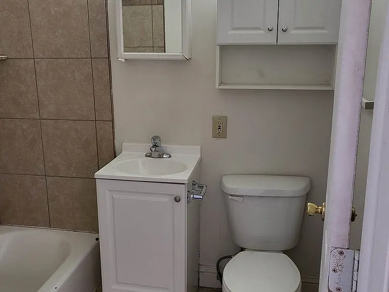 Evergreen Lofts Apartment Available Now! — Photo 9