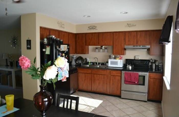 Eat in & room for island
