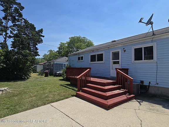 3rd image of 3222 Timber Dr