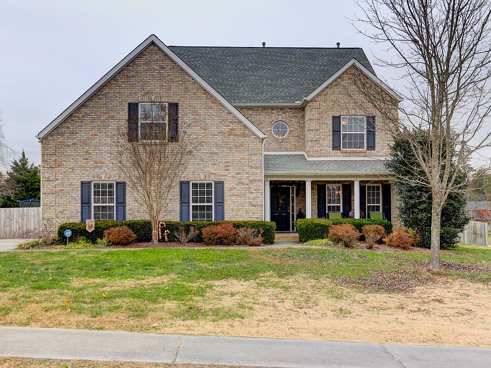 1st image of 1334 Amber Glades Ln