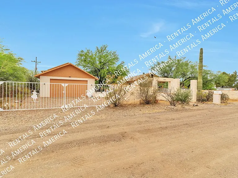 9011 W Floyd St — Photo 20