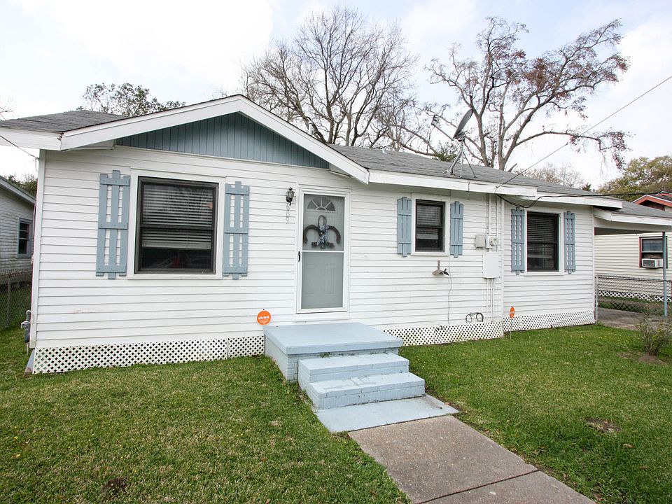 1st image of 609 Louise St