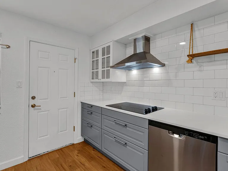 3033 SW Lydia Ave #107 — Photo 11