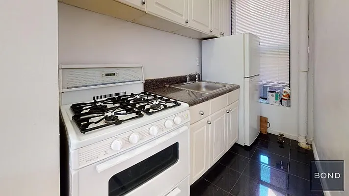 Rented by Bond New York | media 5