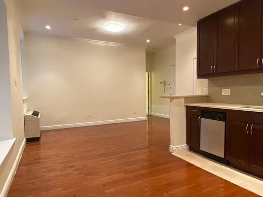 Rented by REAL New York | media 7