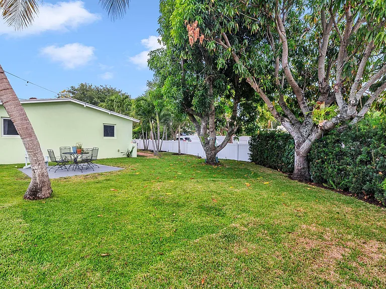 900 Sunset Rd — Photo 22