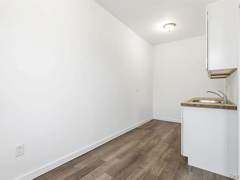 3295 Rochester St #1 — Photo 6