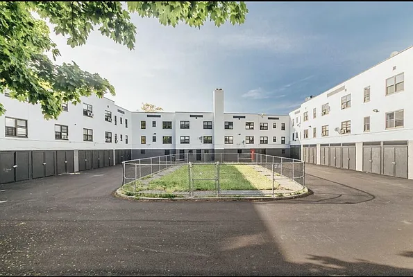 Rented by null | media 23