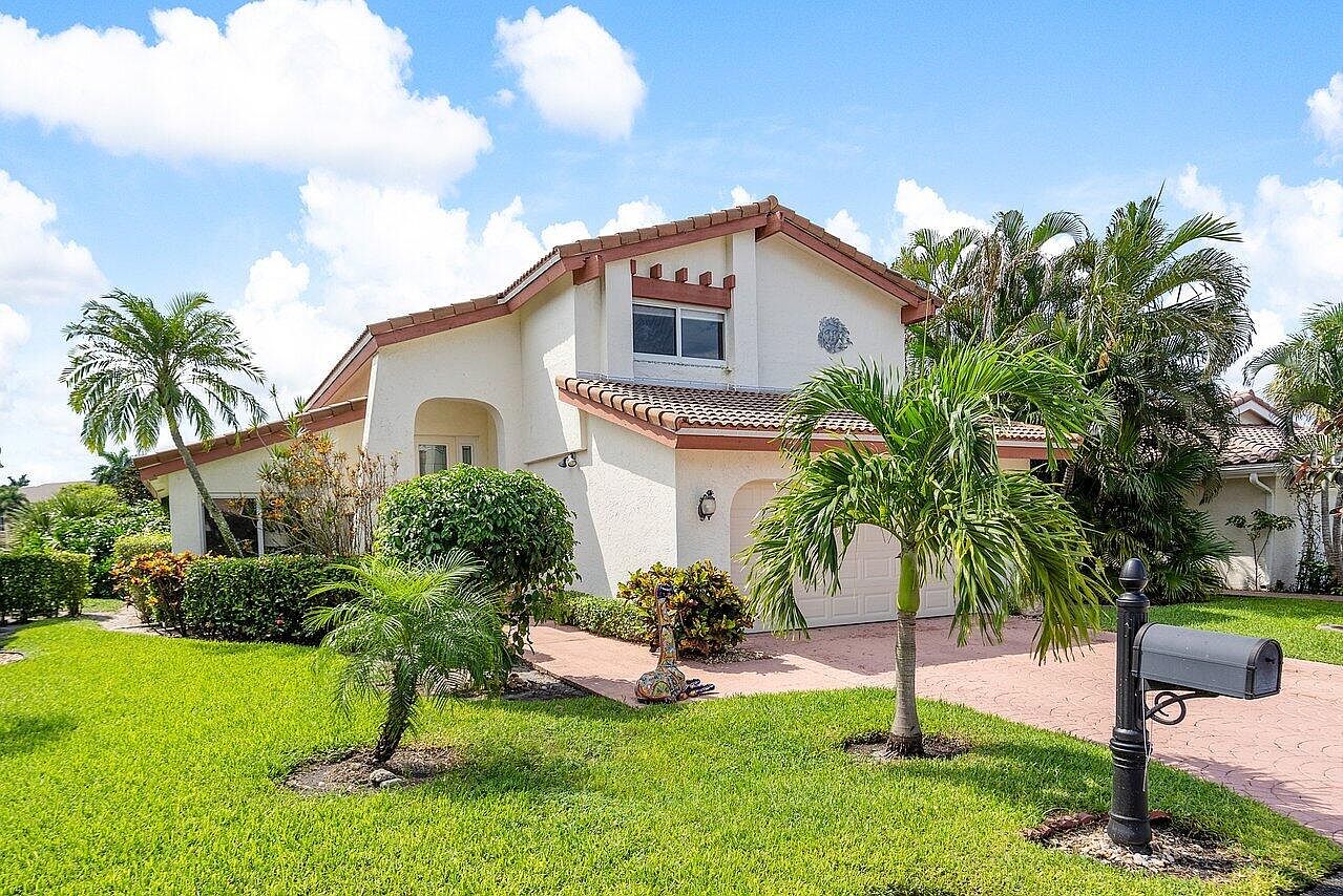 5771 Lakeview Mews Pl