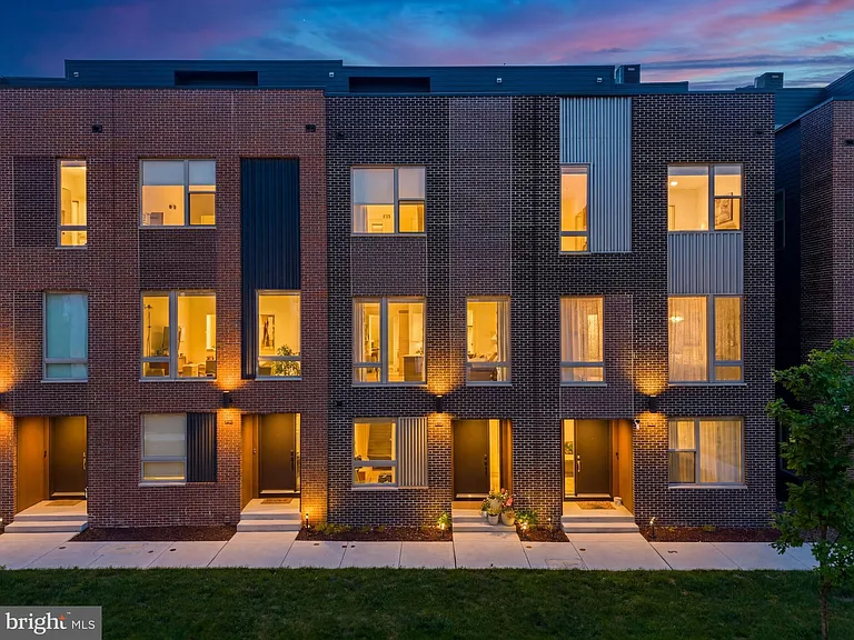 3112 Pierview Ln — Photo 1