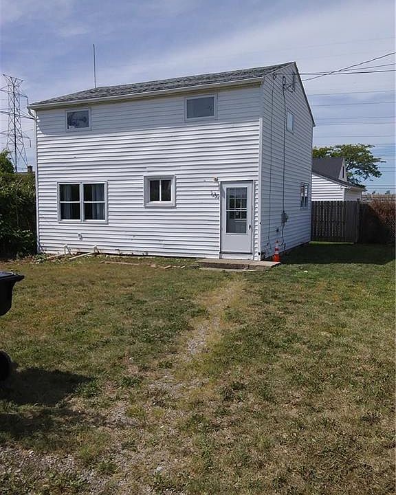 1st image of 130 Sawyer Ave