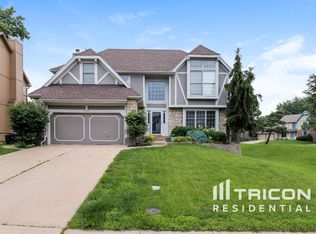 9100 W 126th Ter, Overland Park, KS 66213