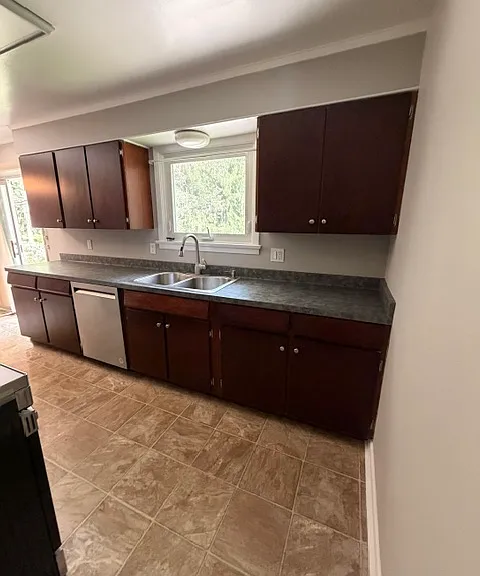 52 Keyel Dr — Photo 1