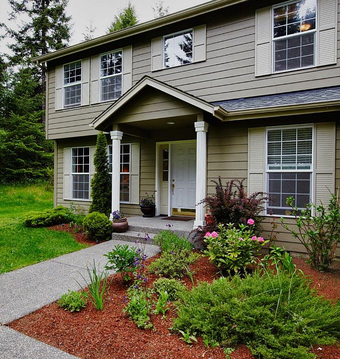 1st image of 1096 SE Saint Patrick Ct