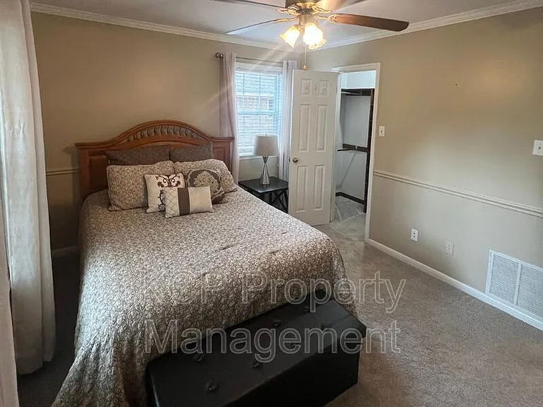 10511 Meandering Way — Photo 21