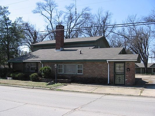 1st image of 909 N 10th St