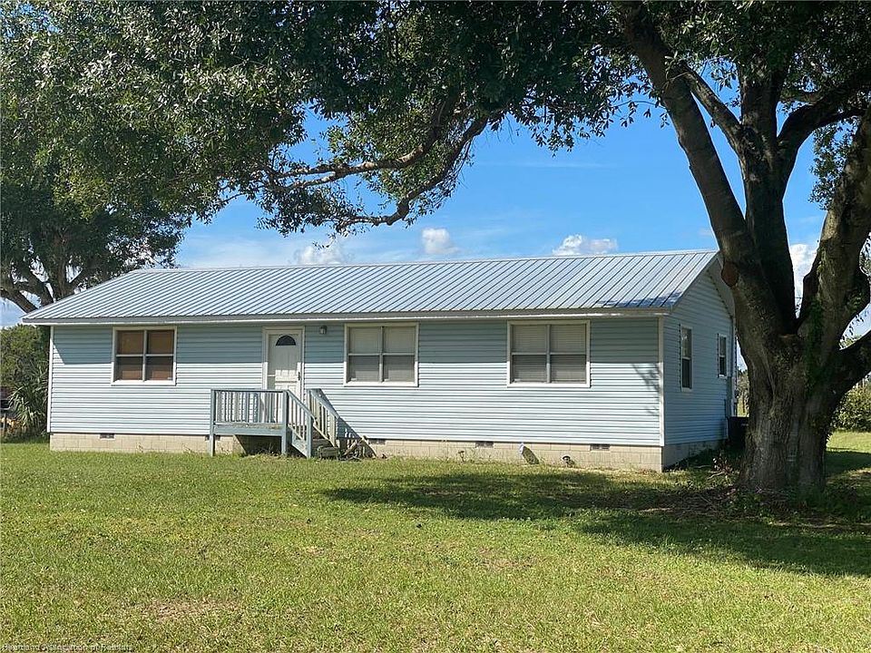 1st image of 216 Plantation Dr