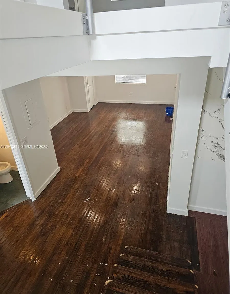 Cromwell Condominium — Photo 1