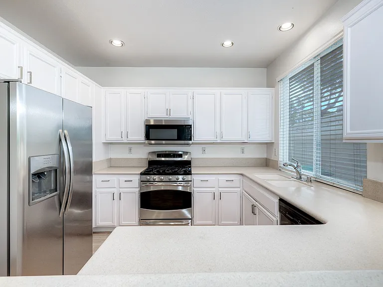 2979 W Canyon Ave W #C — Photo 8