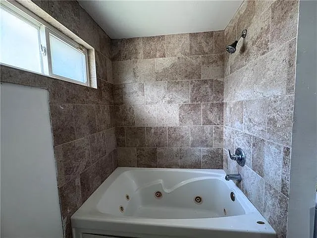 2700 Clover St — Photo 10