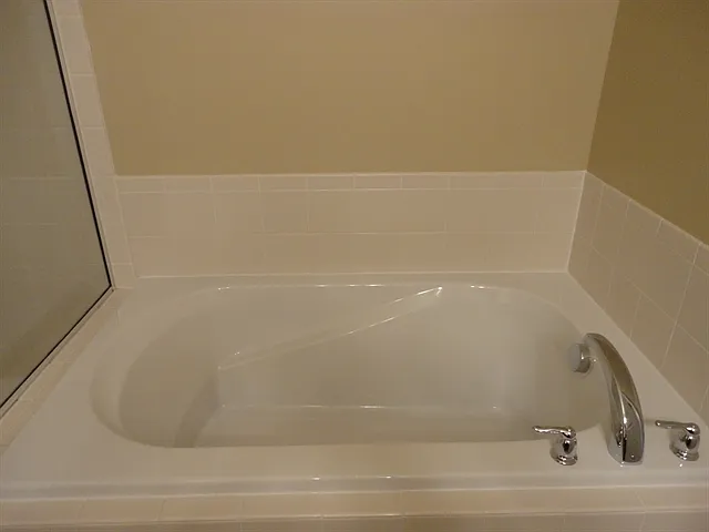 596 Jodee Dr — Photo 8